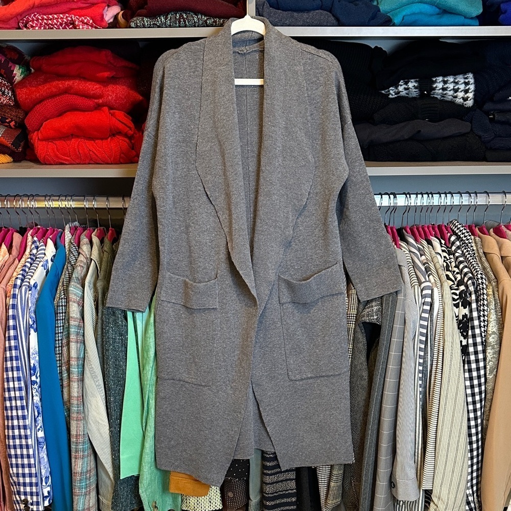Unbranded gray long sleeve open front 2 pocket sweater duster/cardigan size S